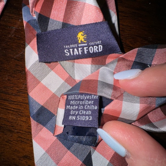 NWOT Stafford Buffalo Tartan Necktie - Picture 4 of 5